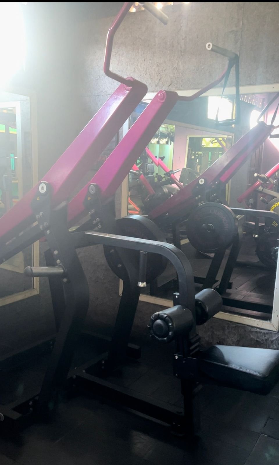Plate-Loaded Front Pulldown